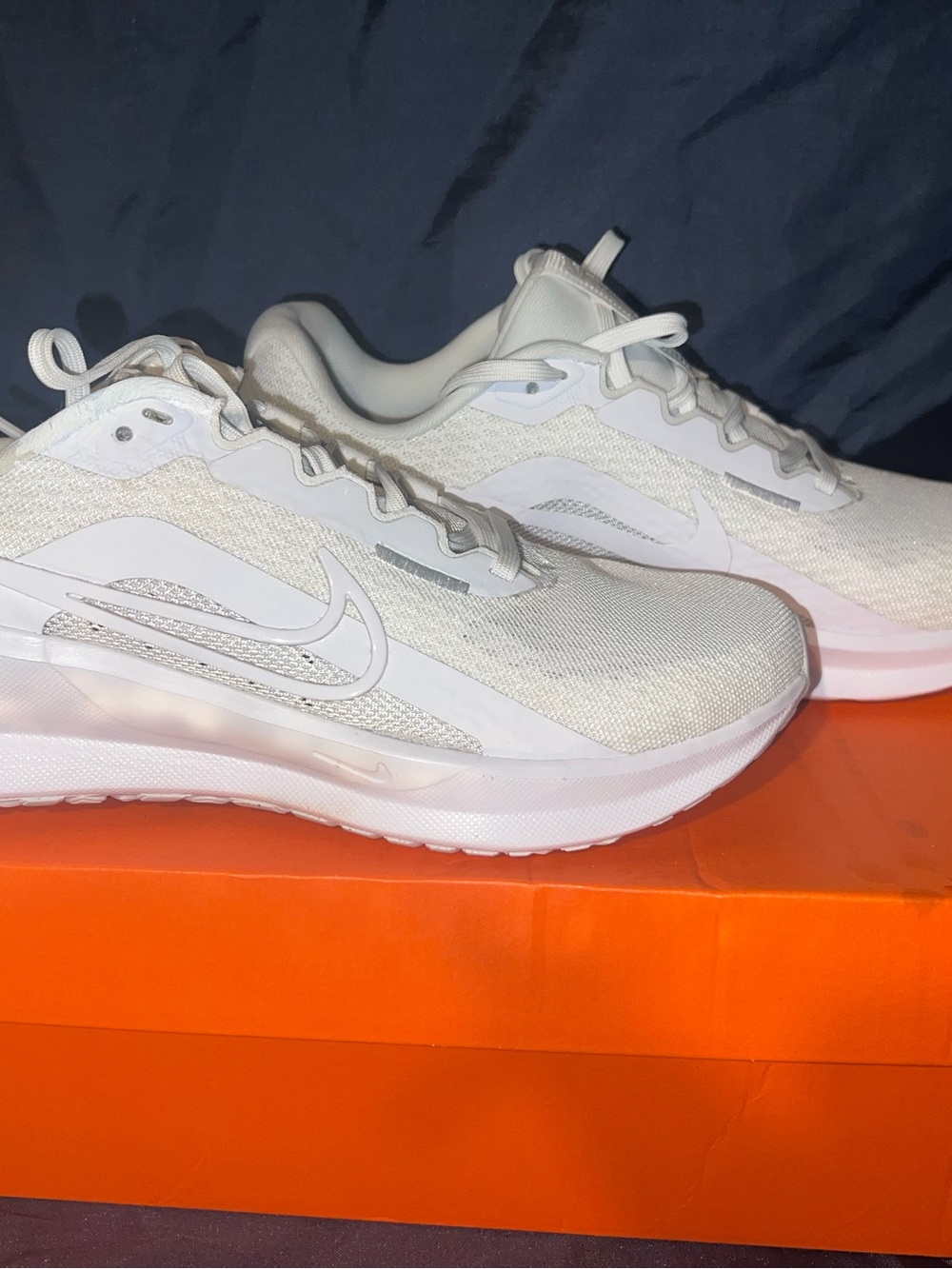 Nike Downshifter 13 In White- Size 7 Men’s / 8.5 Women’s